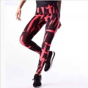 Lucy Powermax OM leggings size S